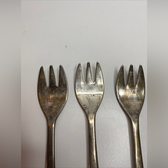 3 Vintage Sheffield England Silver Plate Appetizer Fork 5" Child's Fork - Picture 3 of 7